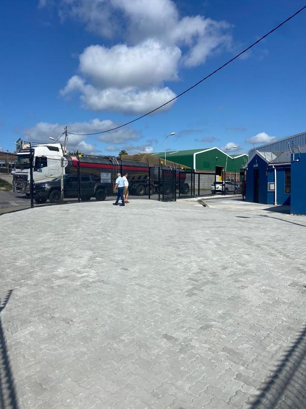 To Let commercial Property for Rent in Sidwell Eastern Cape